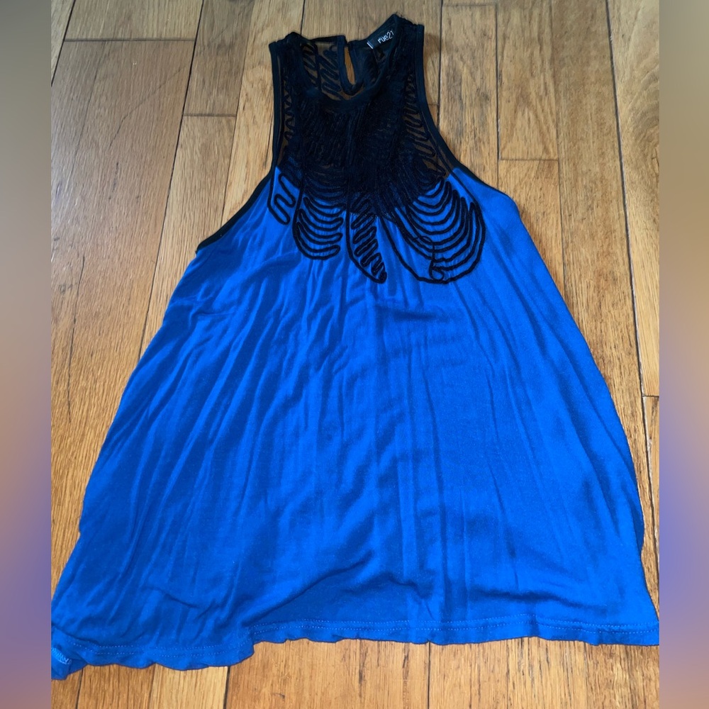 Women’s Rue21 Top